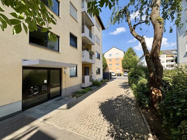 „Clever investieren“ Vermietete Eigentumswohnung mit TG Stellplatz + 2 Loggien in Wiesbaden Biebrich