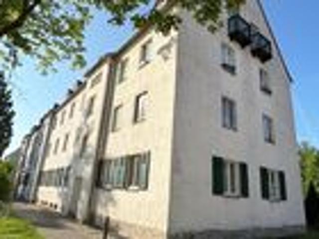 Clever wohnen: 2,5 Zimmer, Parkett & Tageslichtbad – sofort bezugsfrei