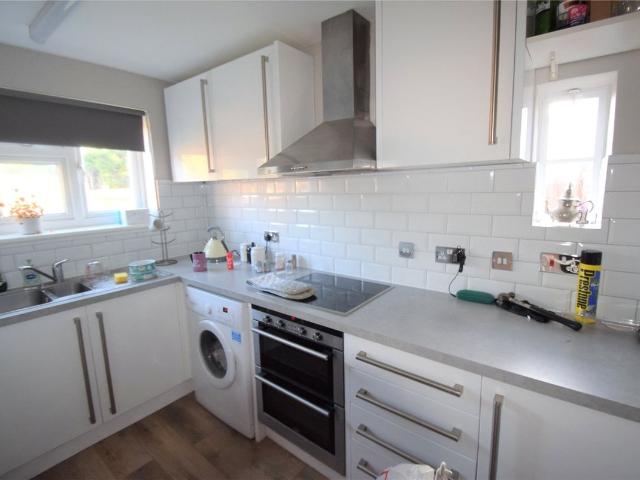 Clewer Hill Road, Windsor, Berkshire SL4, 2 bed flat to rent, £1,750 pcm | PrimeLocation