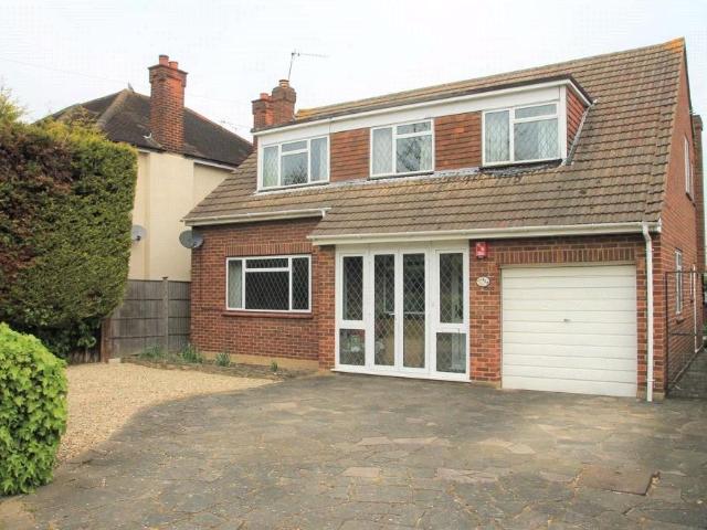 Clewer Hill Road, Windsor, Berkshire. 3 bed detached house to rent £2,650 pcm £612 pw