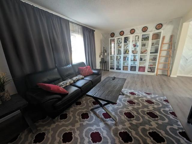 Clean and quiet across from hospital female only