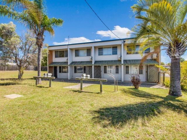 APPLICATION APPROVED: CLEAN & COMFORTABLE, SHORT WALK TO ALL YOUR EVERYDAY NEEDS