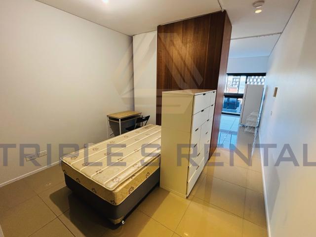 Clean Fully furnished studio for lease! Bills included !