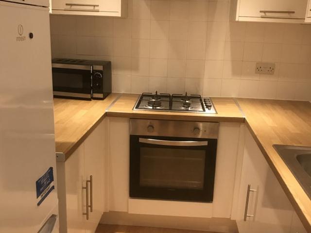 Clean Modern 2 bedroom flat to rent near Uni