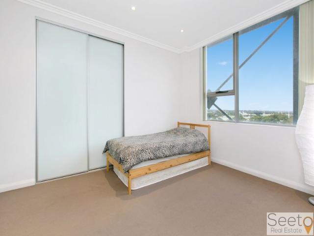 Clean Studio With Storage Cage, Utilities Included