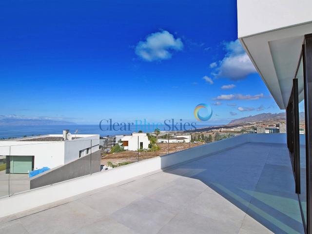 Clear Blue Skies Group Sl tiene el honor de presentar a la v. 330m² Abama