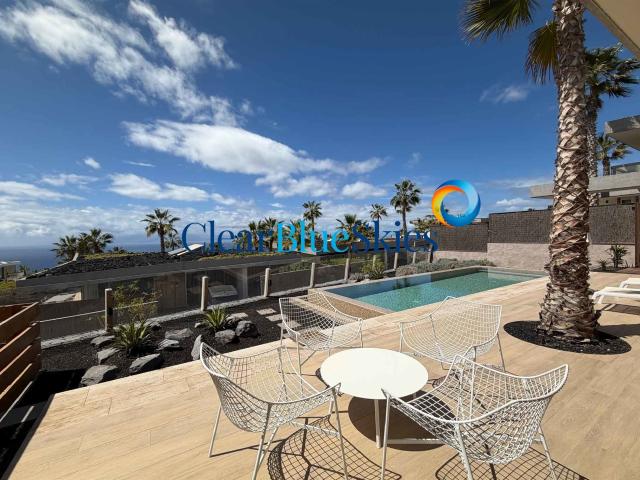 Clear Blue Skies se complace en ofrecer a la venta esta lujo. 265m² Abama