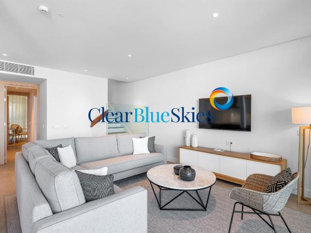 Clear Blue Skies se complace en ofrecer esta lujosa propieda. 143m² Abama