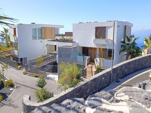 Clear Blue Skies se complace en ofrecer esta lujosa propieda. 200m² Abama