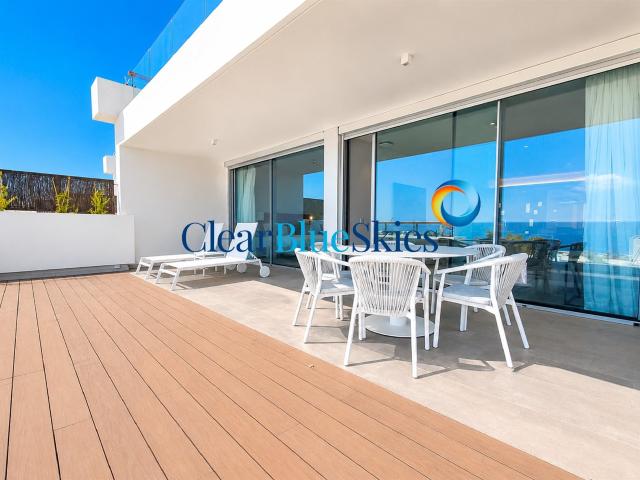 Clear Blue Skies se complace en ofrecer esta propiedad de su. 92m² Abama
