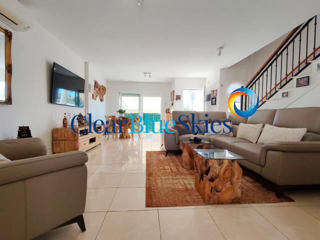 Clear Blue Skies se complace en presentar a la venta esta at. 107m² Palm Mar