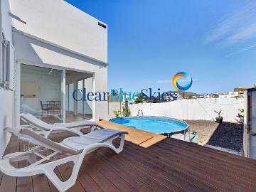Clear Blue Skies se complace en presentar esta casa familiar. 113m² Almacigo