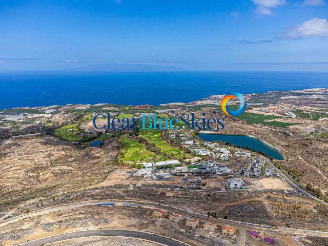 Clear Blue Skies tiene el honor de presentar esta impecable. 312m² Abama