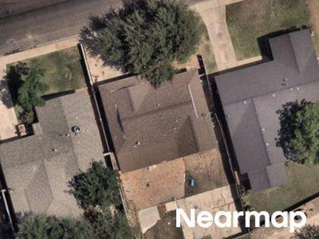 Clearmont Ave