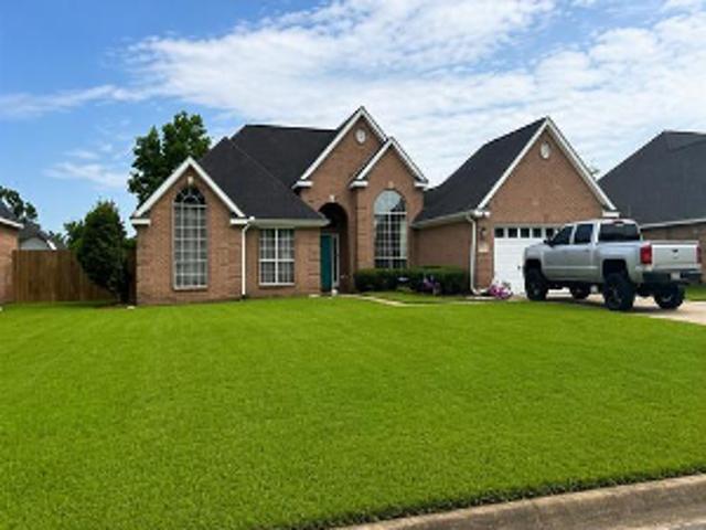 Clearview Ln