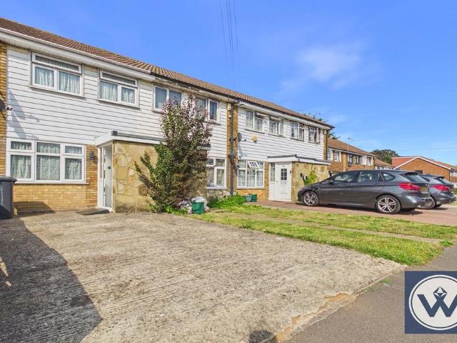 Cleave Avenue, UB3 2 bed terraced house to rent £2,350 pcm £542 pw