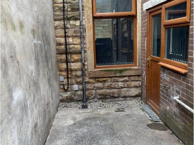 Cleaver St, Burnley BB10, Studio to rent, £600 pcm | PrimeLocation
