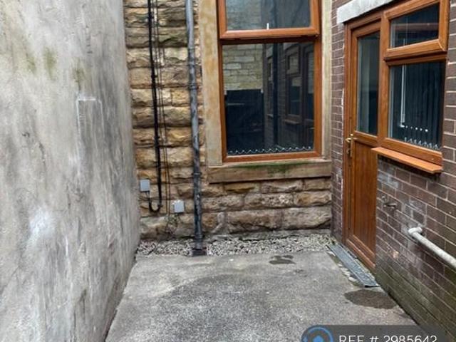 Cleaver St, Burnley, BB10 Studio to rent £600 pcm £138 pw