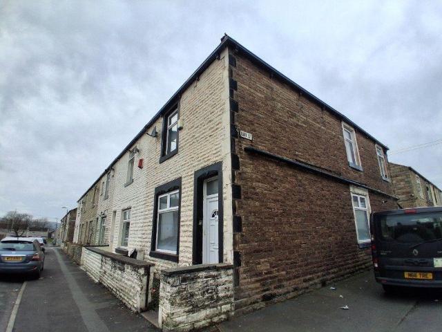 Cleaver Street, Burnley BB10 3 bed end of terrace house to rent £675 pcm £156 pw
