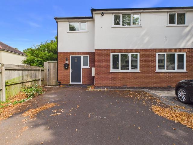 Cleeve Road, Birmingham, West Midlands B14, 2 bed flat to rent, £995 pcm | PrimeLocation
