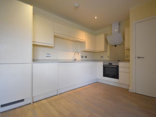 Cleeve Road, Leatherhead KT22, 1 bed flat to rent, £1,275 pcm | PrimeLocation