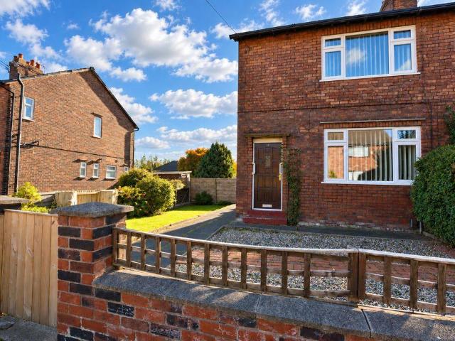 Clegg Street, Astley 2 bed semi detached house to rent £850 pcm £196 pw