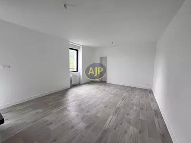 Cléguérec 56480 Location appartement 1 pièce t1