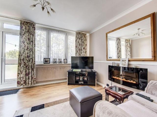 Clem Attlee Court, Fulham, London SW6, 3 bed flat to rent, £3,250 pcm | PrimeLocation