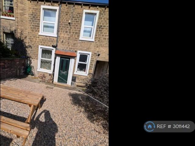 Clement Street, Huddersfield, HD1 3 bed terraced house to rent £880 pcm £203 pw