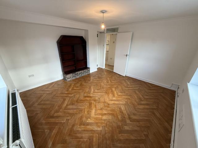 Clements Court, Green Lane, Hounslow, Middlesex TW4, 1 bed flat to rent, £1,425 pcm | PrimeLocation