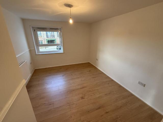 Clements Court, Green Lane, HOUNSLOW. 1 bed flat to rent £1,425 pcm £329 pw