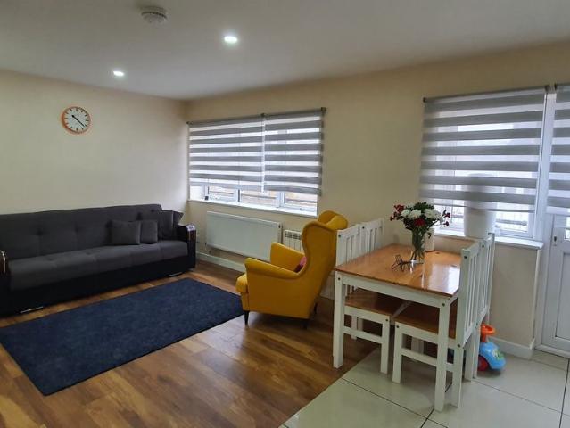 Clements Road, Ilford IG1, 2 bed flat to rent, £1,900 pcm | PrimeLocation