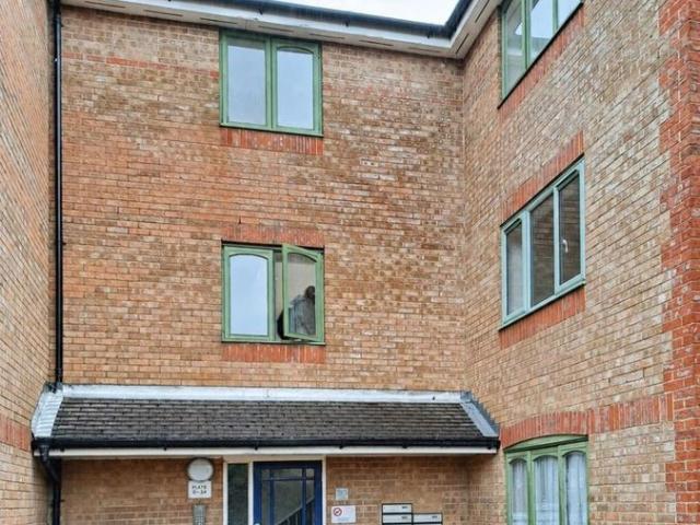 Clemence Road, Dagenham RM10, 1 bed flat to rent, £1,300 pcm | PrimeLocation