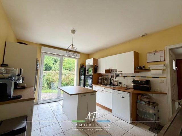 CLENAY Maison sur sous sol de 183M3