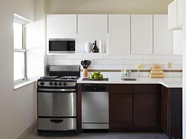 Cleopatra 1 Bedroom Apartment for Rent at 3425 Locust St, Kansas City, MO 64109 North Hyde Park