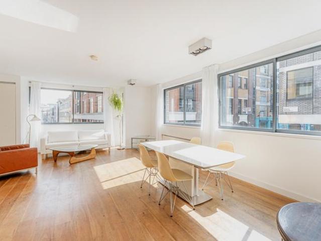 Clere Street, London EC2A 2 bed apartment to rent £3,500 pcm £808 pw