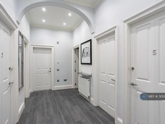Clerk Street, Edinburgh, EH8 4 bed flat to rent £3,660 pcm £845 pw