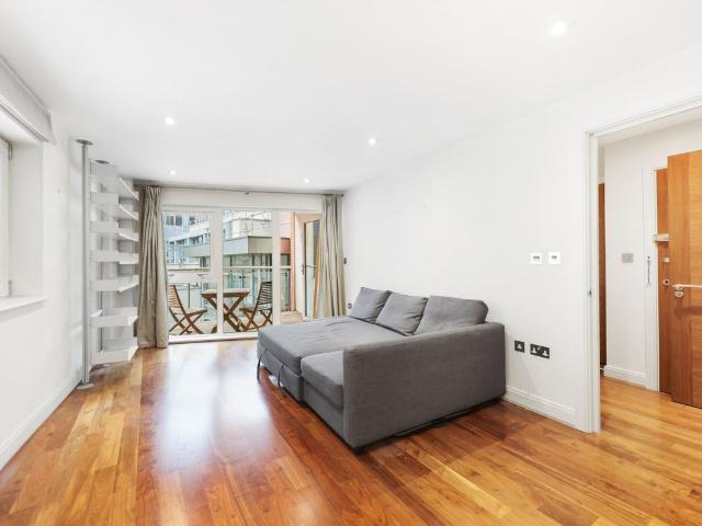 Clerkenwell Rd, Clerkenwell EC1M, 1 bed flat to rent, £2,800 pcm | PrimeLocation