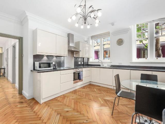 Clerkenwell Road, Clerkenwell EC1M, 2 bed flat to rent, £3,500 pcm | PrimeLocation