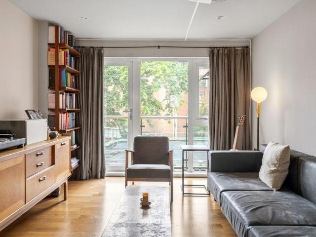Clerkenwell Road, London, EC1M 2 bed apartment to rent £3,500 pcm £808 pw