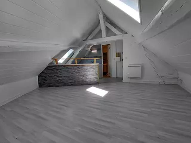 Clermont 60600 Location appartement 1 pièce t1 au dernier étage