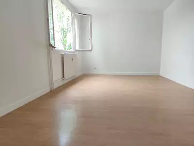 Clermont 60600 Location appartement 1 pièce t1 cave