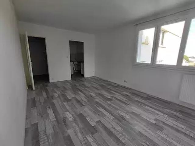 Clermont 60600 Location appartement 2 pièces t2 cave parking