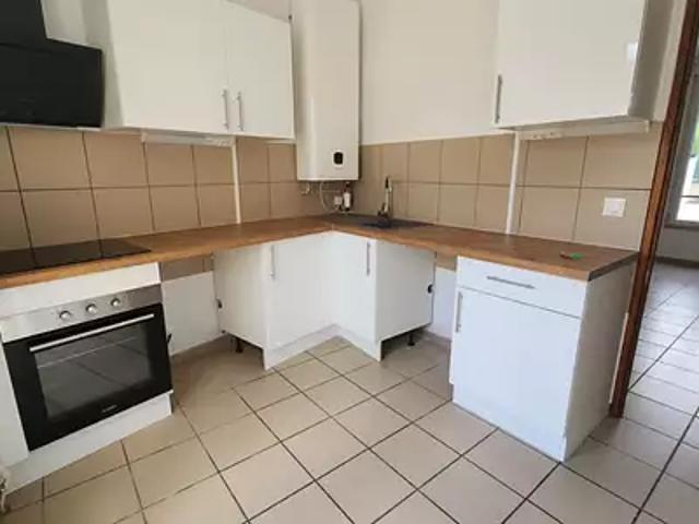 Clermont 60600 Location appartement 3 pièces t3 parking