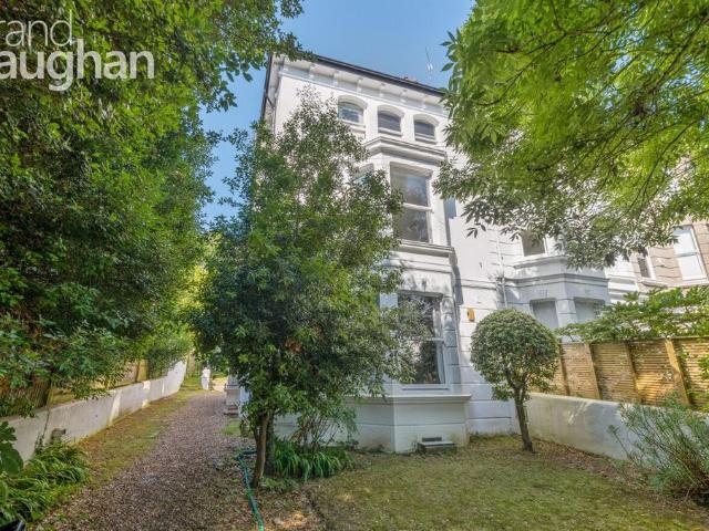 Clermont Terrace, East Sussex BN1 2 bed flat to rent £1,450 pcm £335 pw