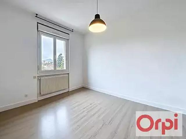Clermont Ferrand 63000 Achat / Vente appartement 2 pièces t2 au dernier étage cave