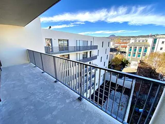 Clermont Ferrand 63000 Achat / Vente appartement 3 pièces t3 au dernier étage terrasse