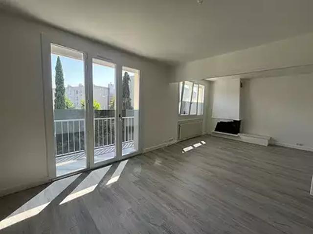 Clermont Ferrand 63000 Location maison 5 pièces t5 jardin balcon