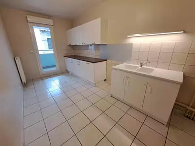 Clermont Ferrand 63000 Location appartement 5 pièces t5 terrasse garage