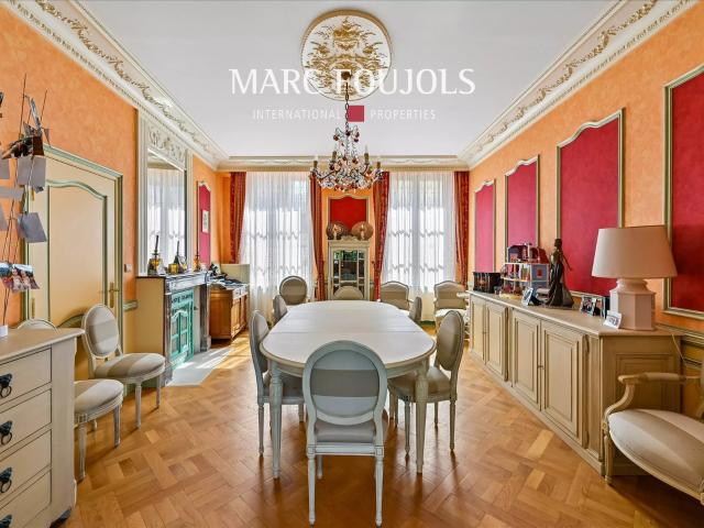 Clermont – Remarquable propriété ancienne avec jardin clos 345m² Clermont